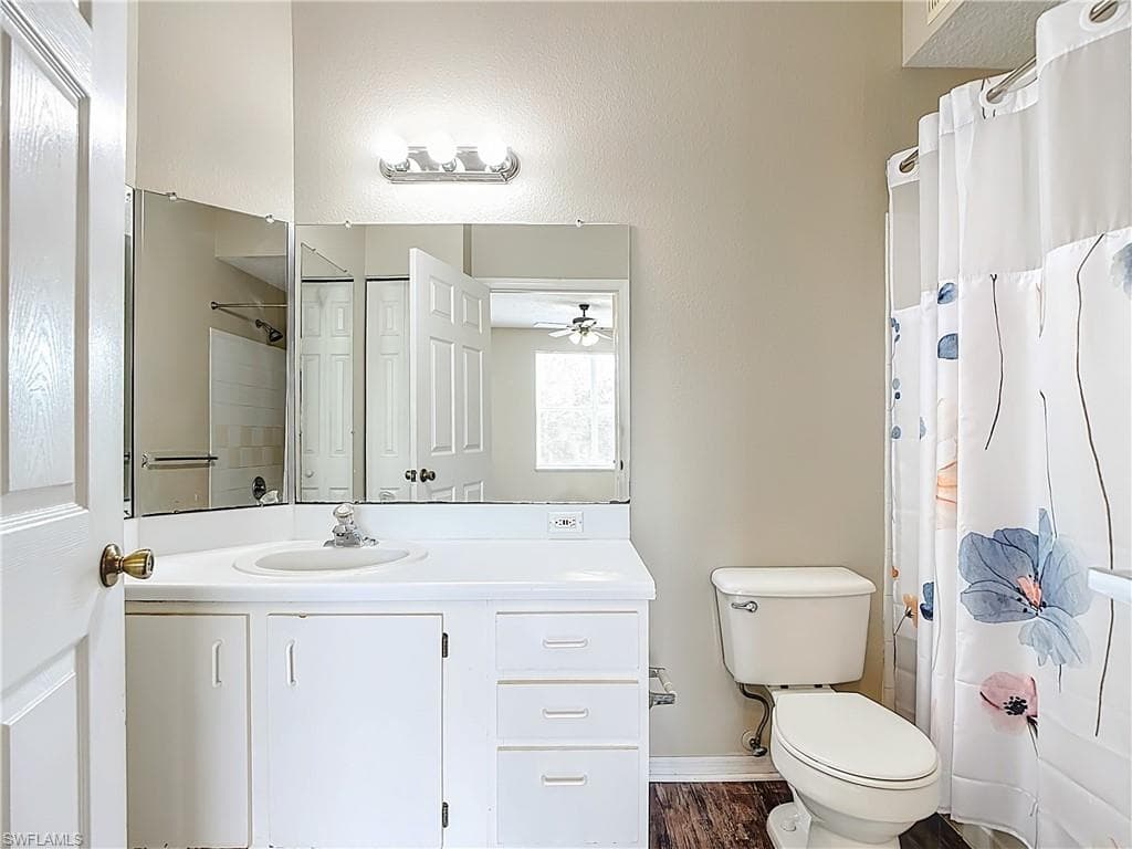 11490 Villa Grand 205-30