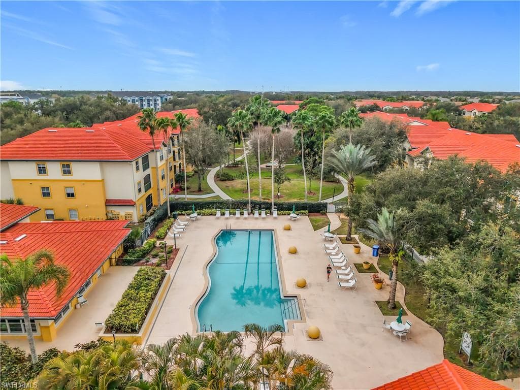 11490 Villa Grand 205-49