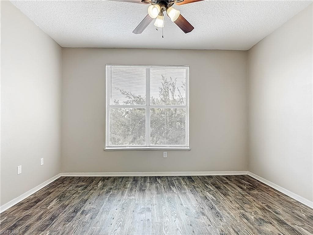 11490 Villa Grand 205-33