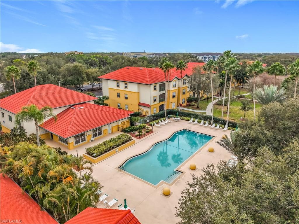 11490 Villa Grand 205-50