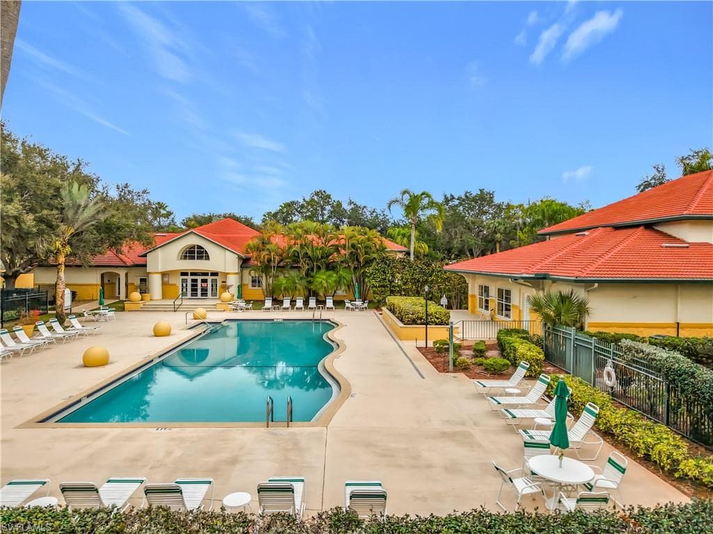 11490 Villa Grand 205-48