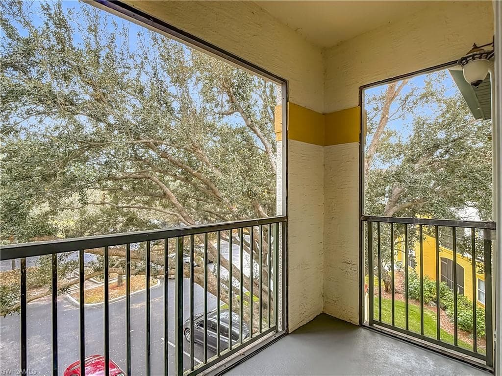 11490 Villa Grand 205-40
