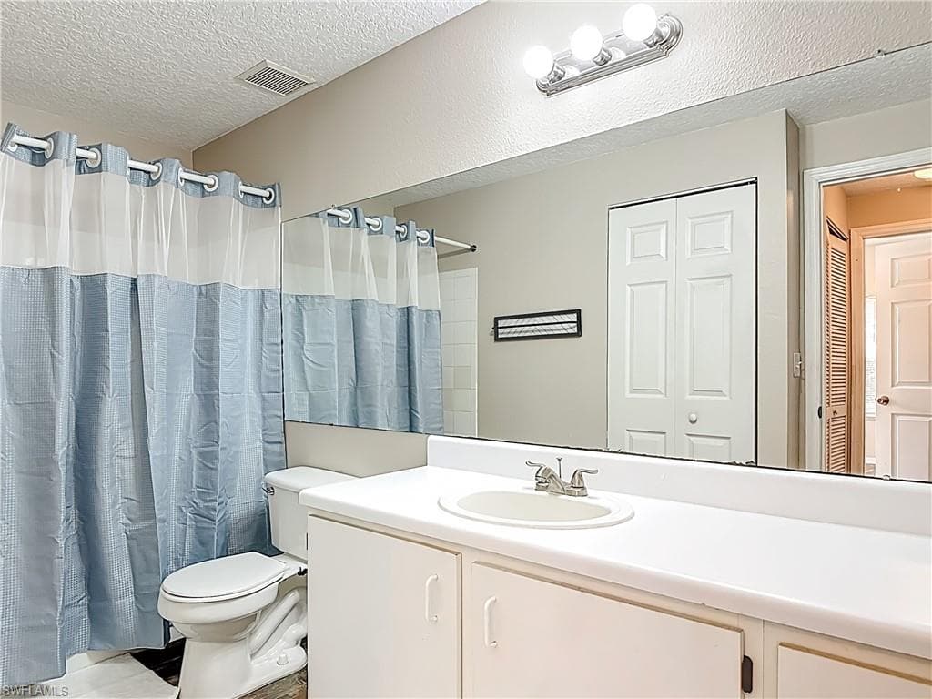 11490 Villa Grand 205-35