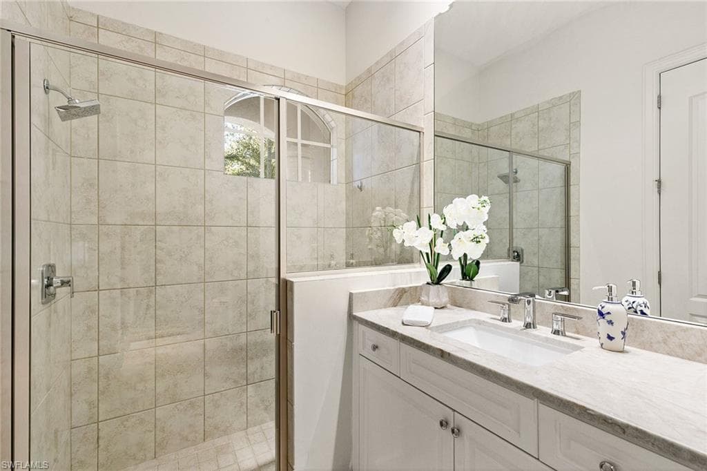 28540 Calabria CT 102-27