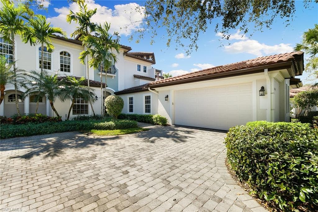 28540 Calabria CT 102-6