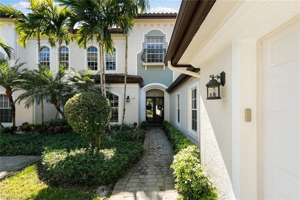 28540 Calabria CT 102-7