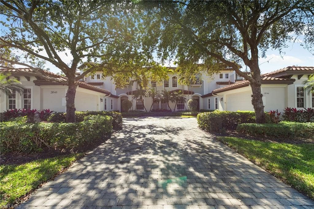 28540 Calabria CT 102-9
