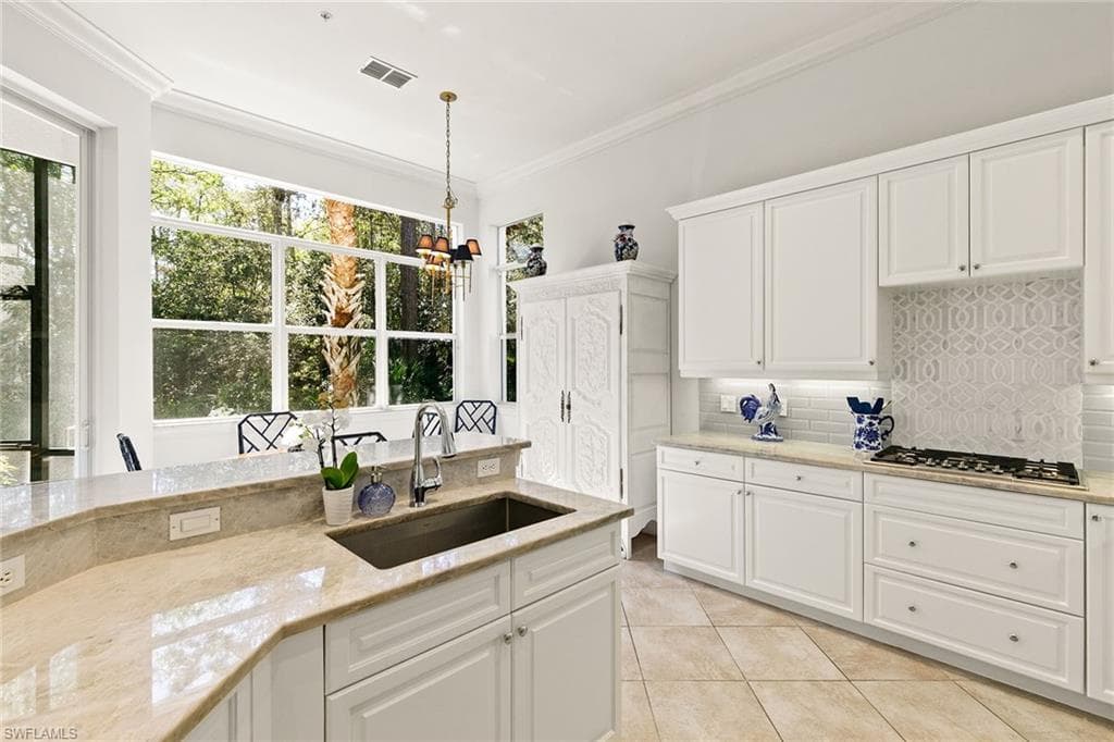 28540 Calabria CT 102-19