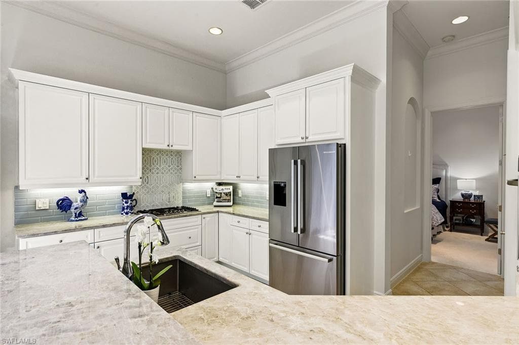 28540 Calabria CT 102-4
