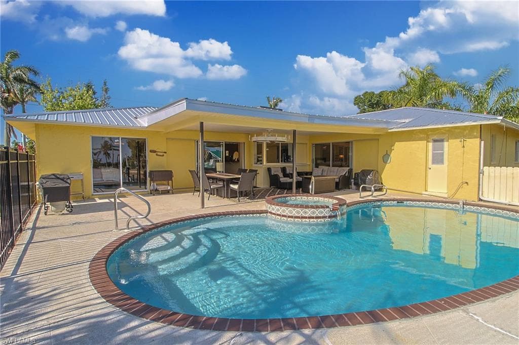 147 Coral DR-13