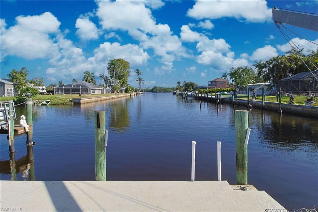 147 Coral DR-17