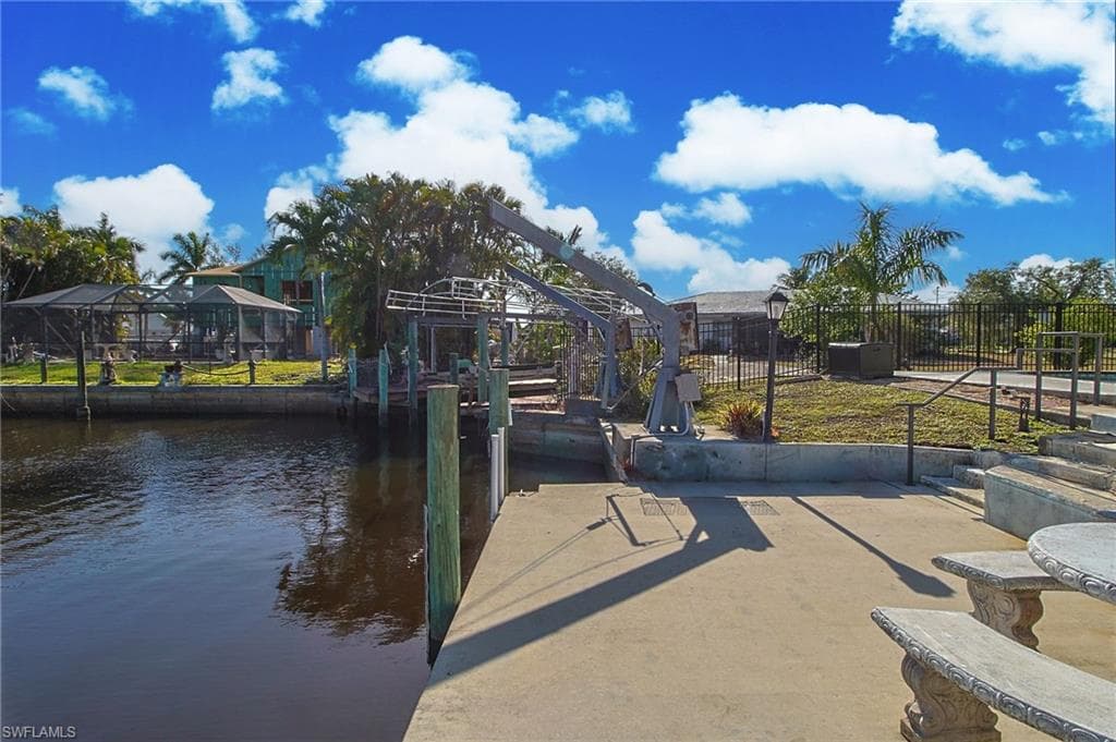 147 Coral DR-20