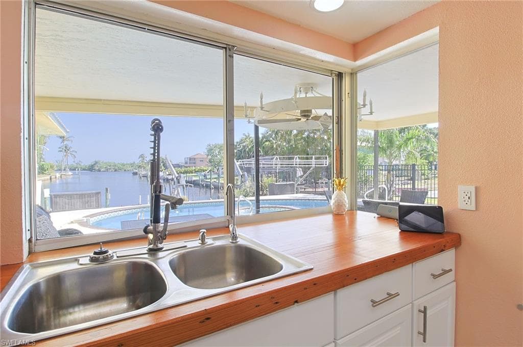 147 Coral DR-30