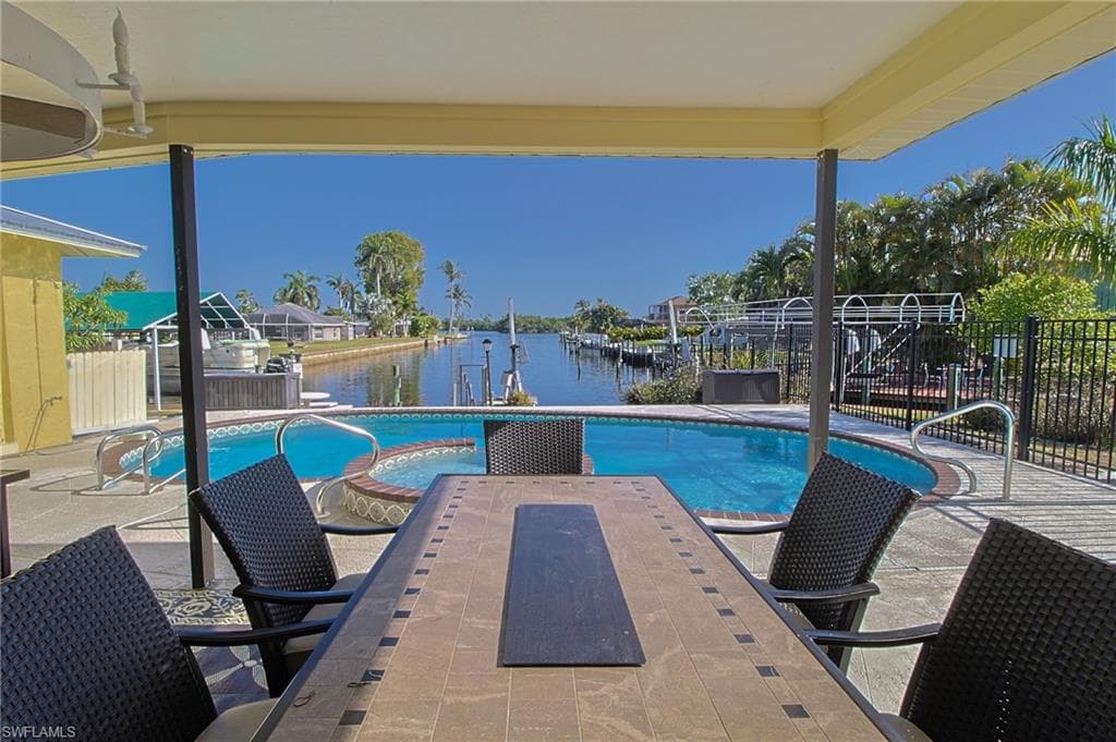 147 Coral DR-10