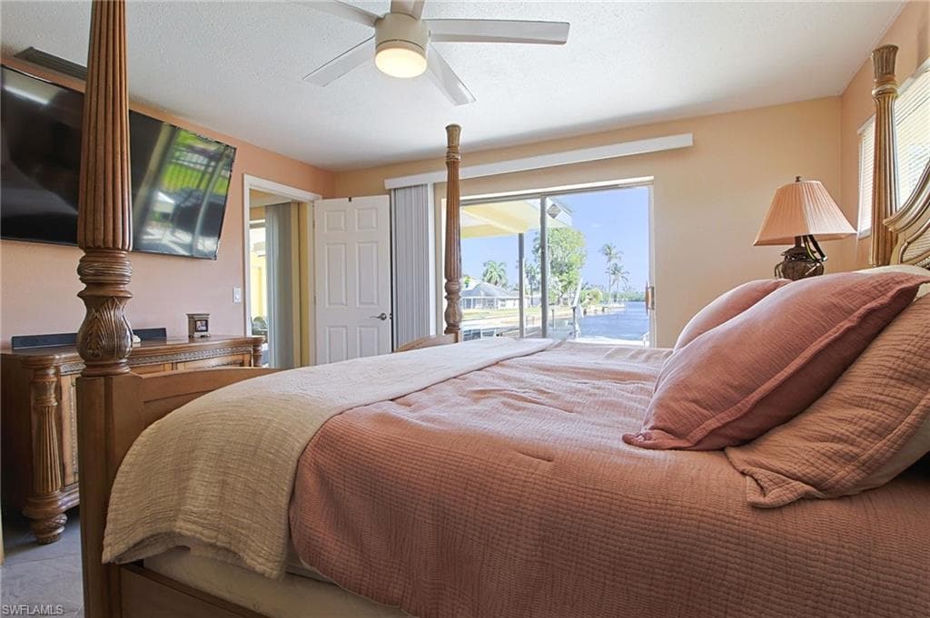 147 Coral DR-33