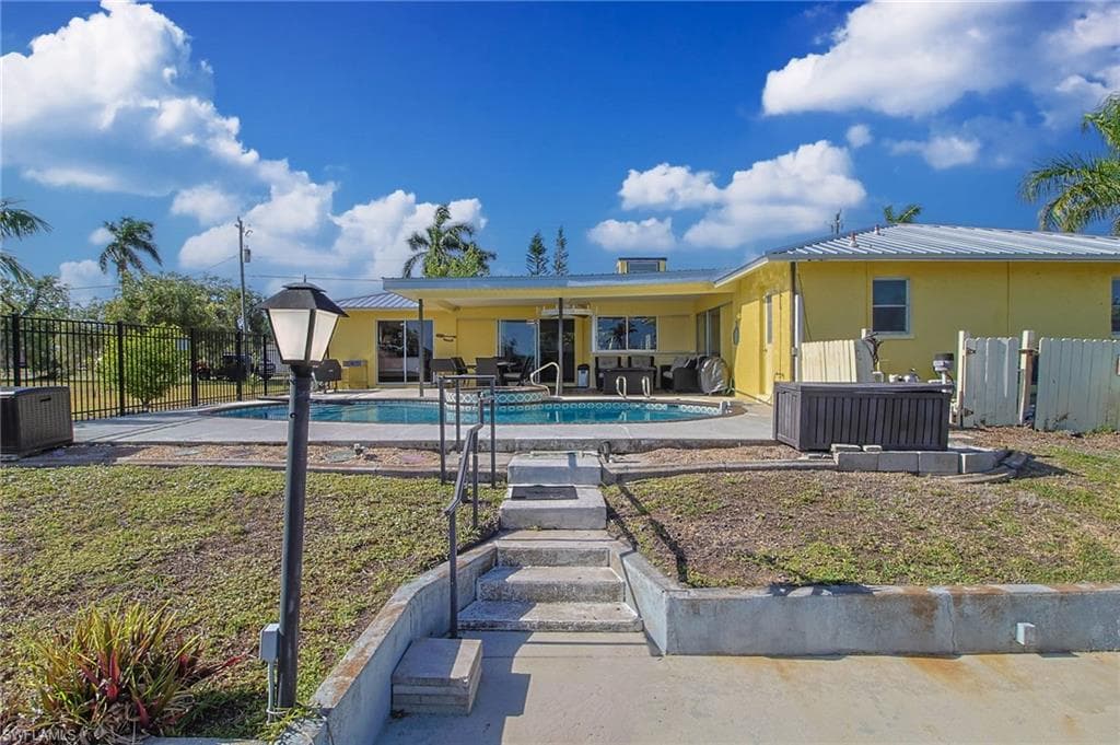 147 Coral DR-14