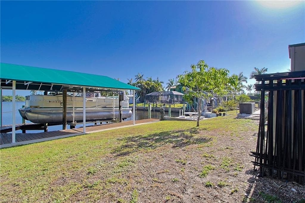147 Coral DR-18