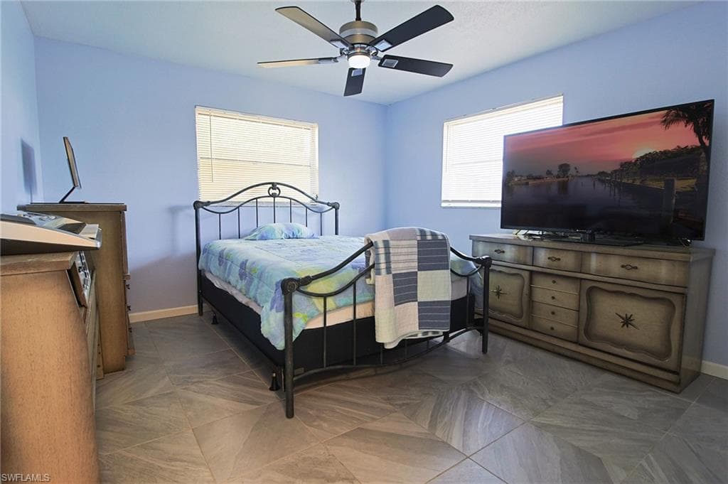 147 Coral DR-44