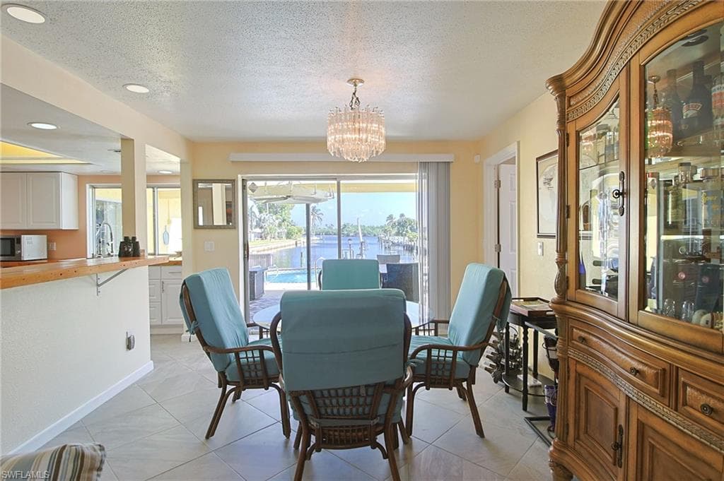 147 Coral DR-31