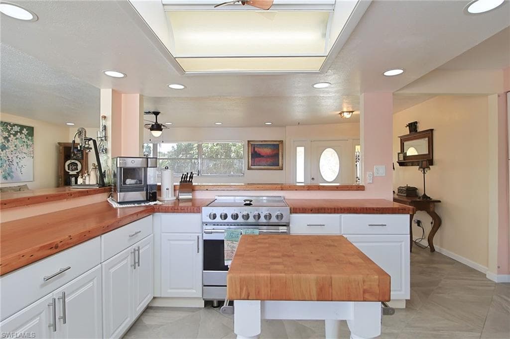 147 Coral DR-29
