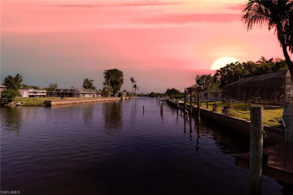 147 Coral DR-4