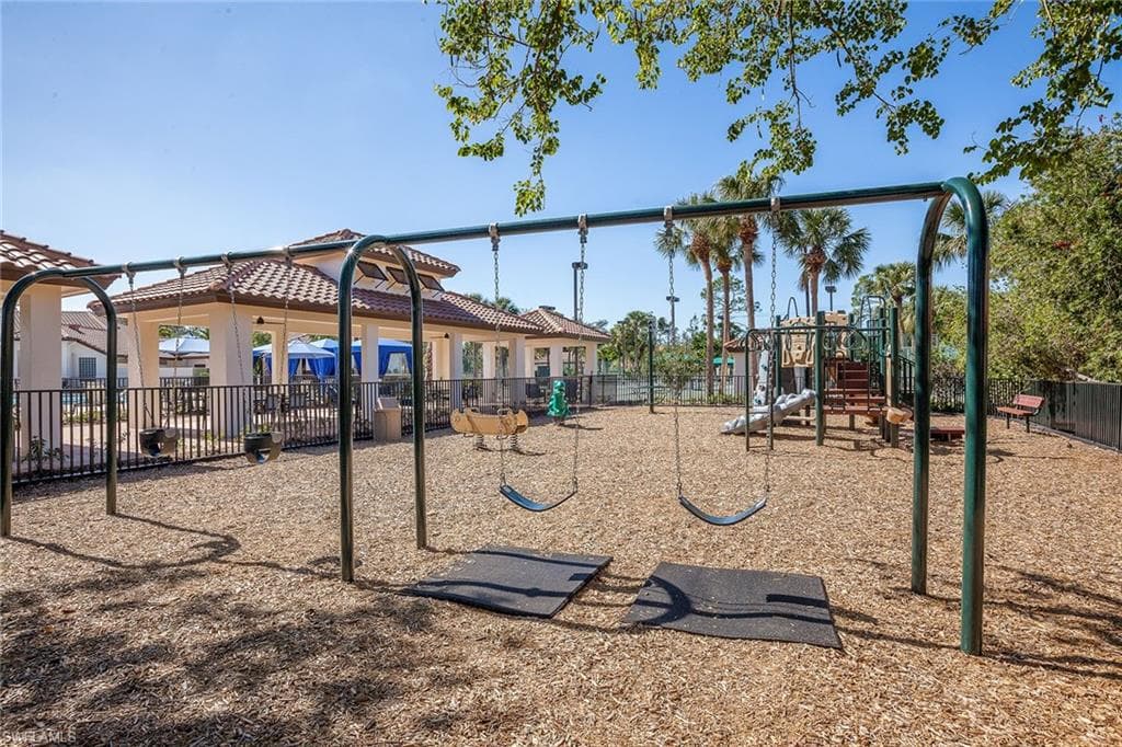 8069 San Vista CIR-32