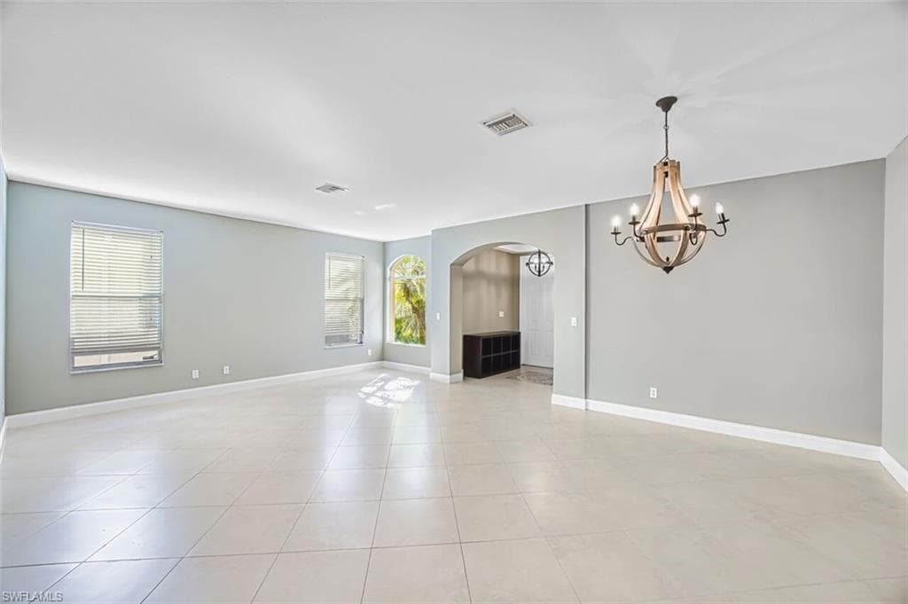 8306 Sumner AVE-13