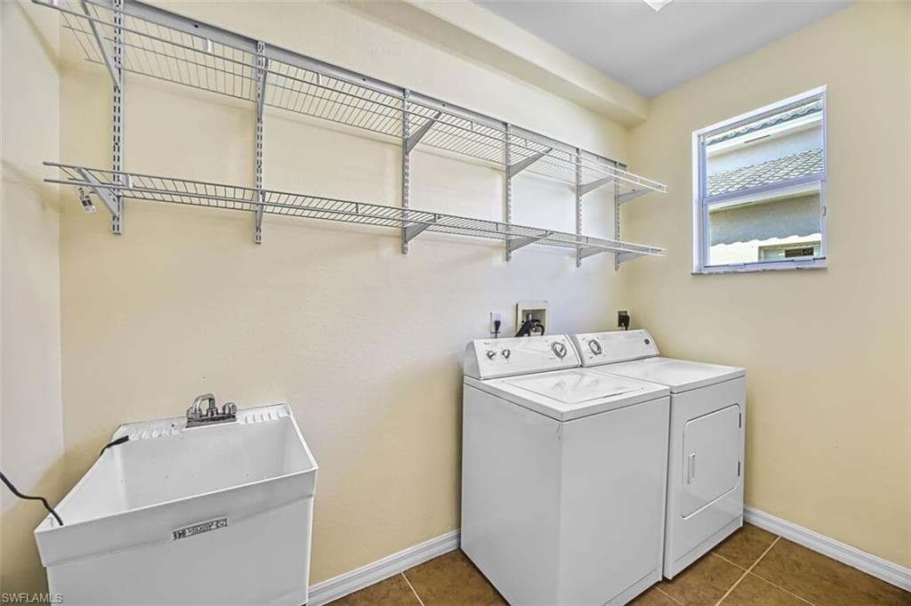 8306 Sumner AVE-28