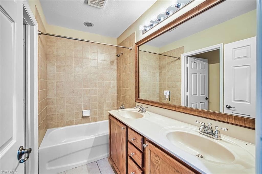 8306 Sumner AVE-45