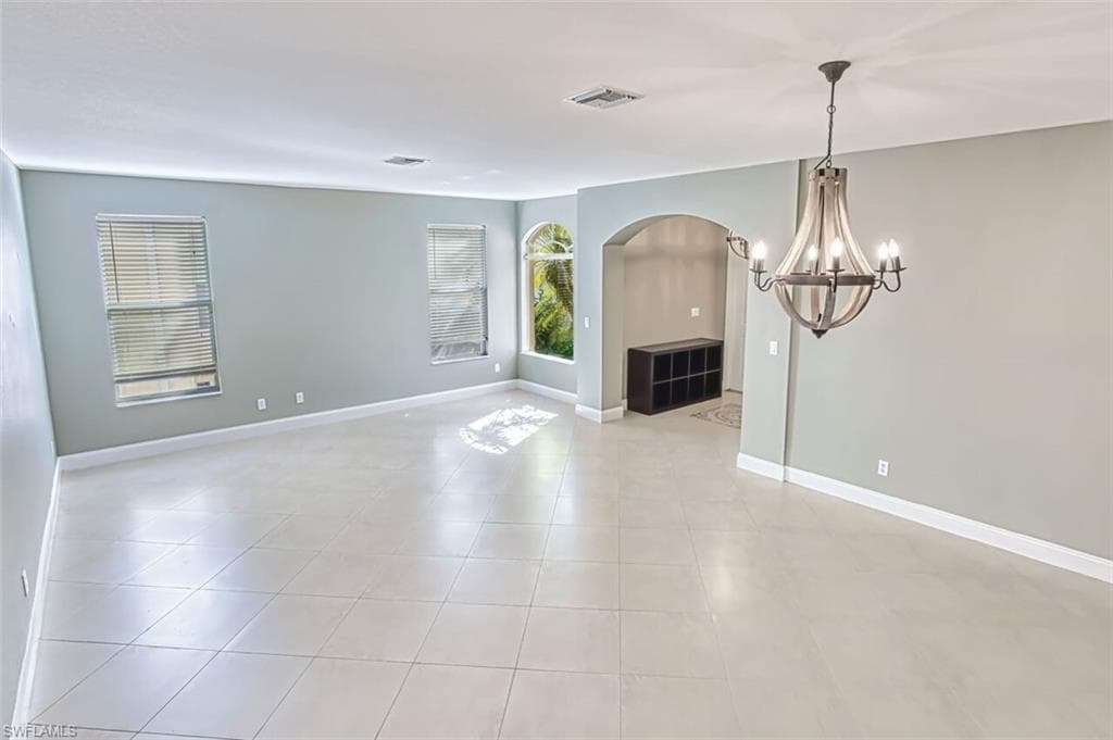 8306 Sumner AVE-11
