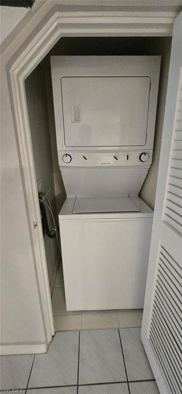 925 Palm View DR 121-8