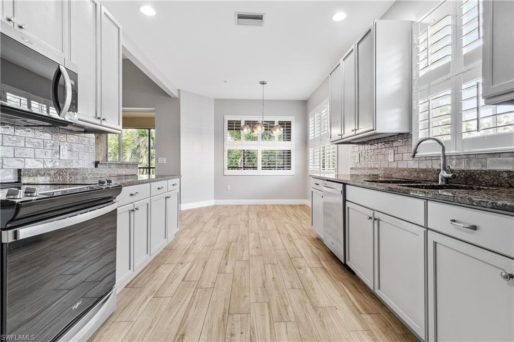 18900 Bay Woods Lake DR 203-2