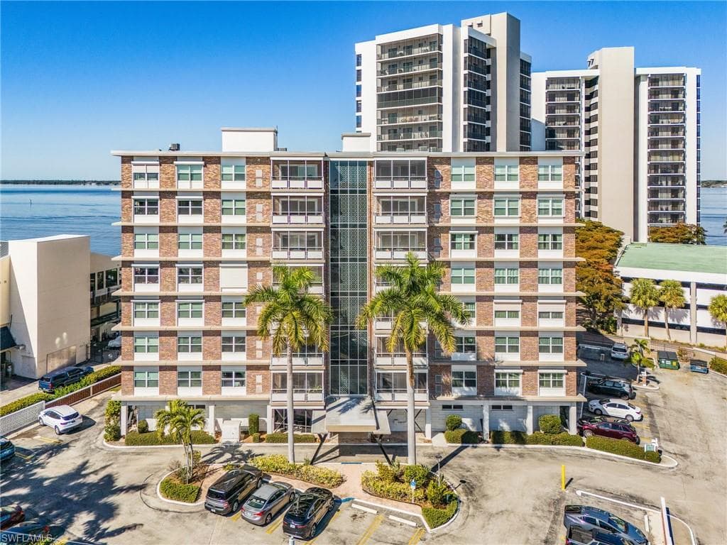 2350 W 1st ST 701-25