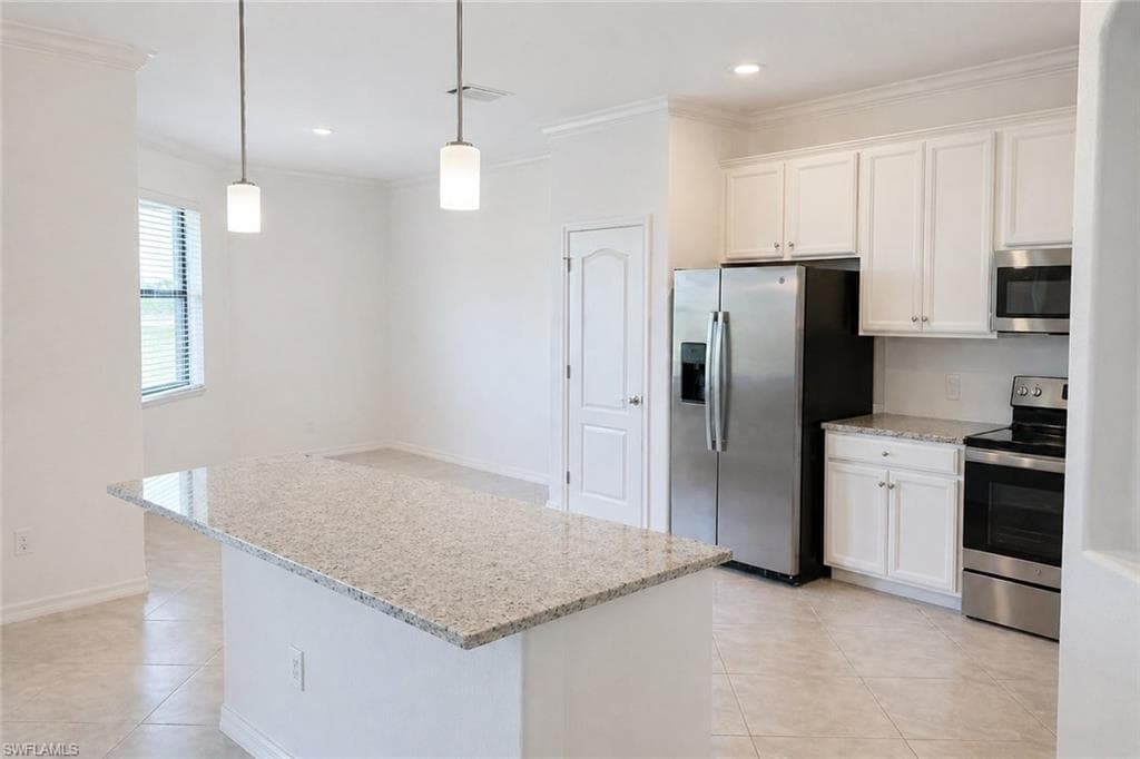 14745 Cantabria DR-4