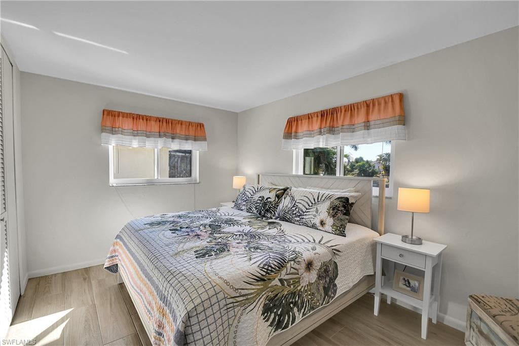 3018 SE 18th PL-18