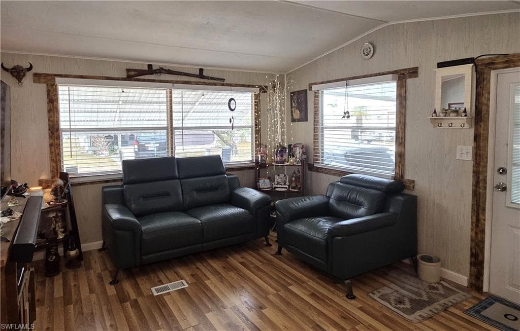 881 Homestead DR-13