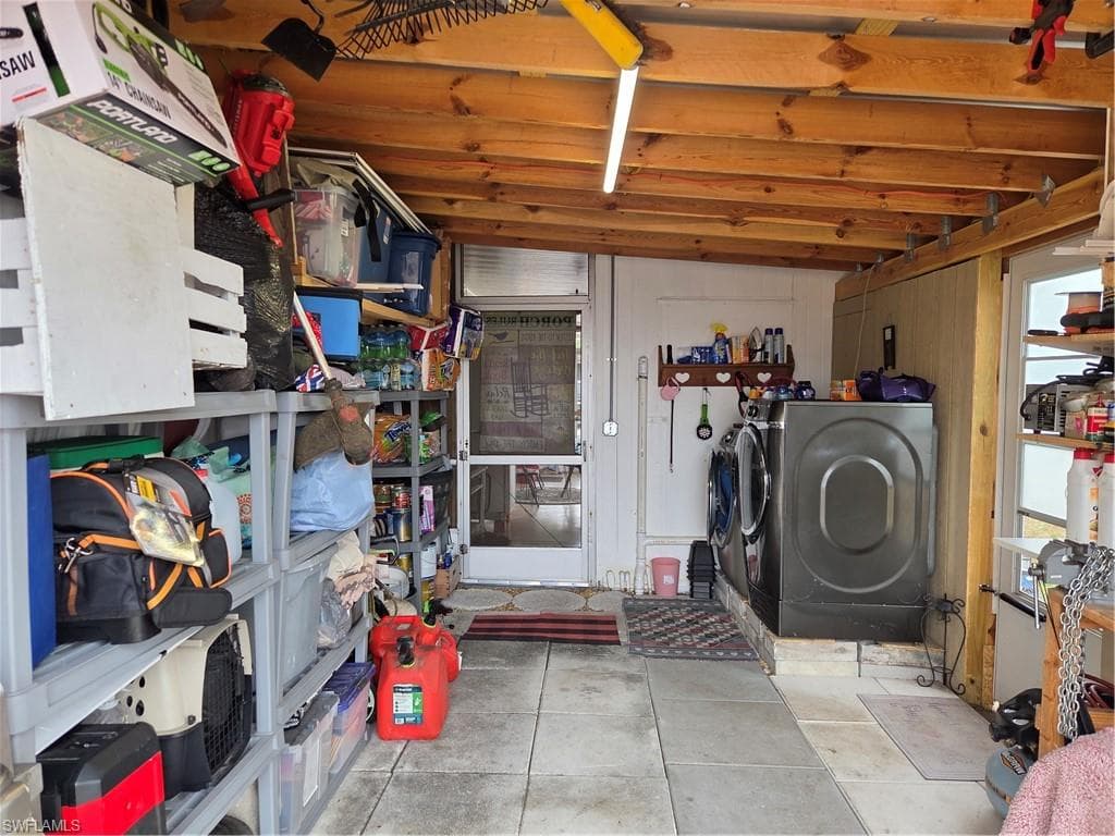 881 Homestead DR-28