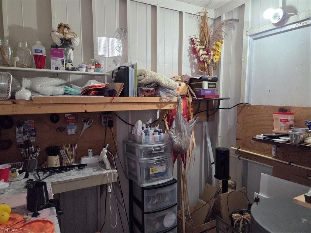 881 Homestead DR-24