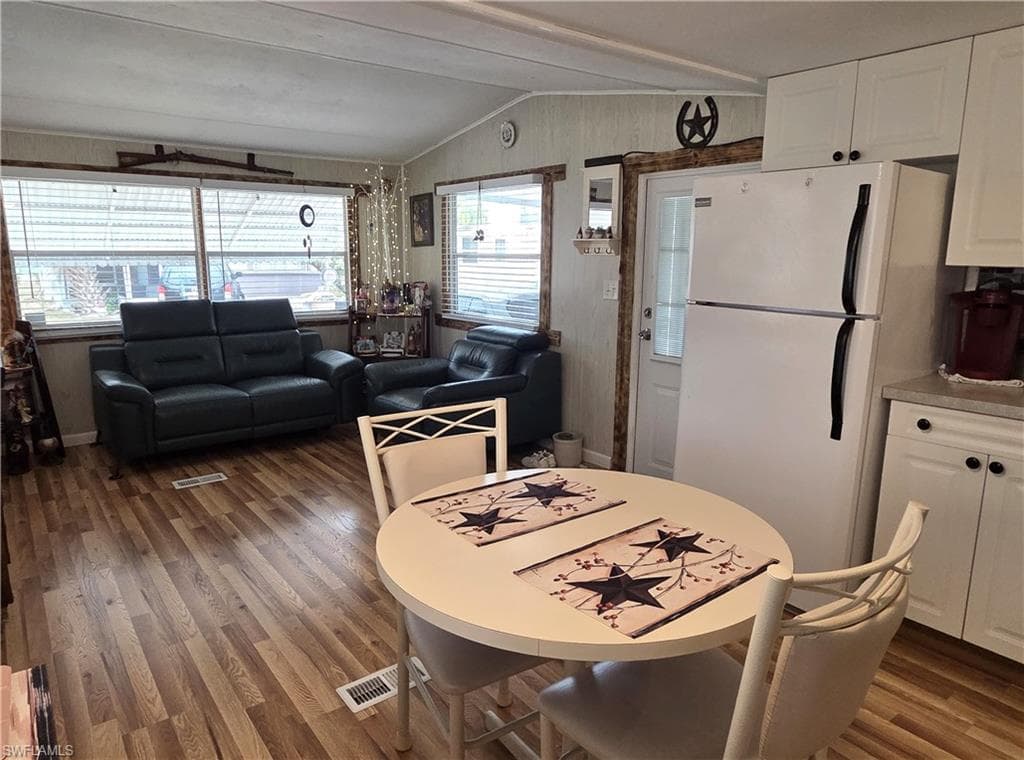 881 Homestead DR-10