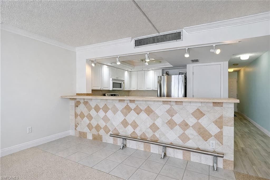 400 Lenell RD 107-8