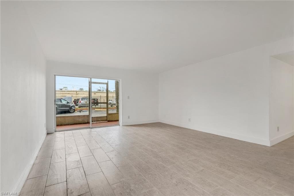 2366 E. Mall Dr Apt. 101-9