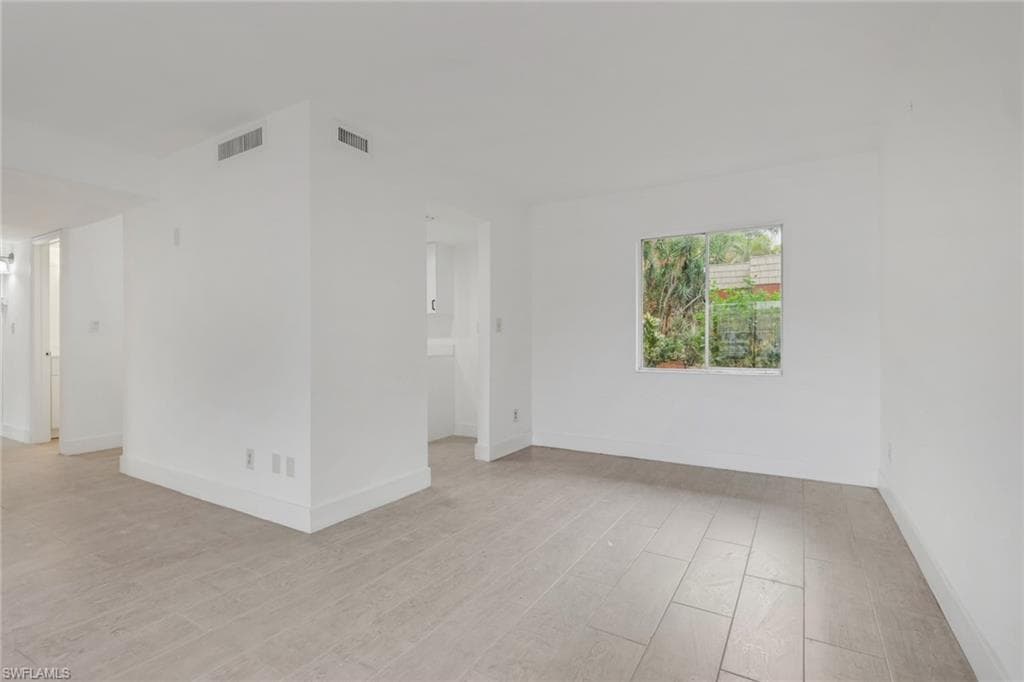 2366 E. Mall Dr Apt. 101-10