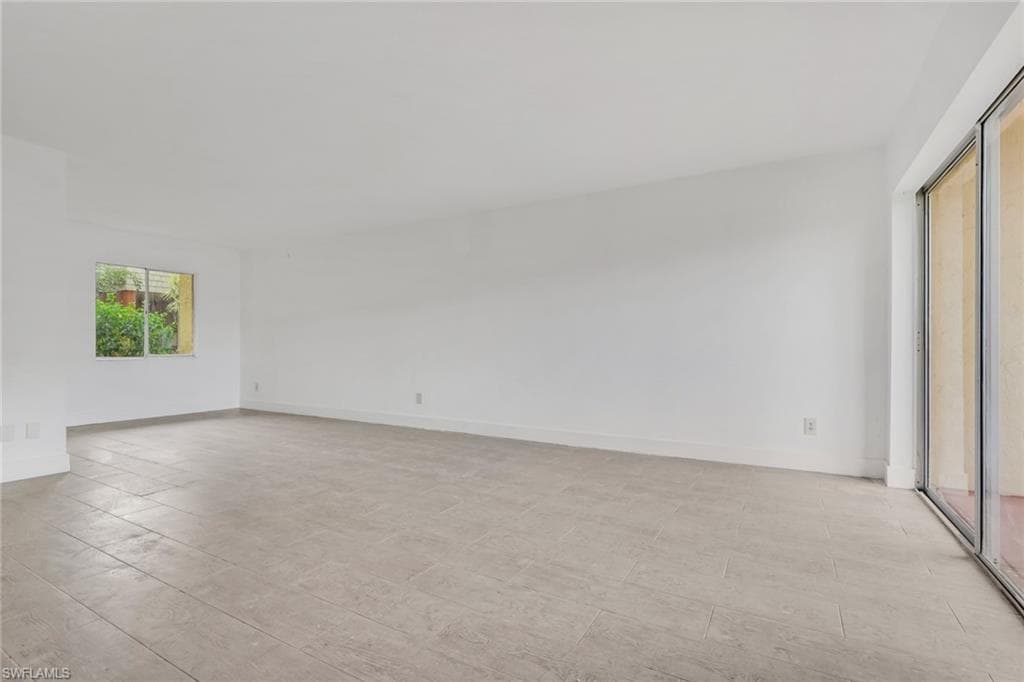 2366 E. Mall Dr Apt. 101-14