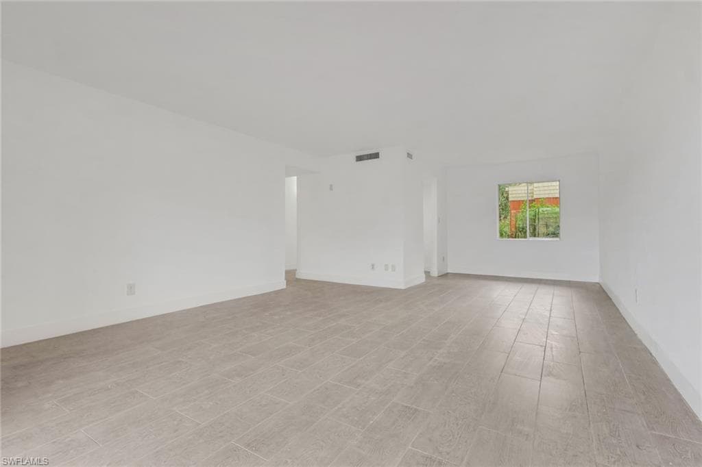 2366 E. Mall Dr Apt. 101-15