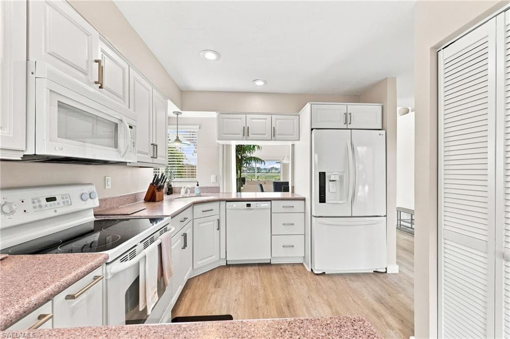 2608 Sailors WAY 122-16