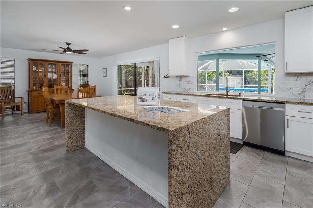 661 Valley DR-6
