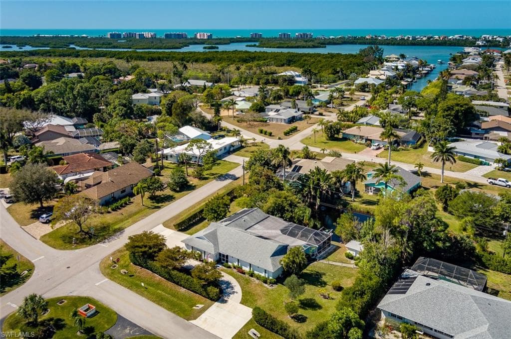 661 Valley DR-43