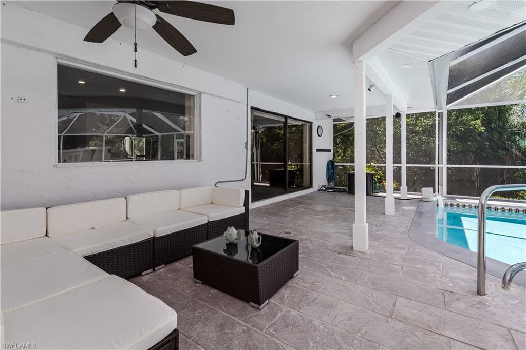 661 Valley DR-32