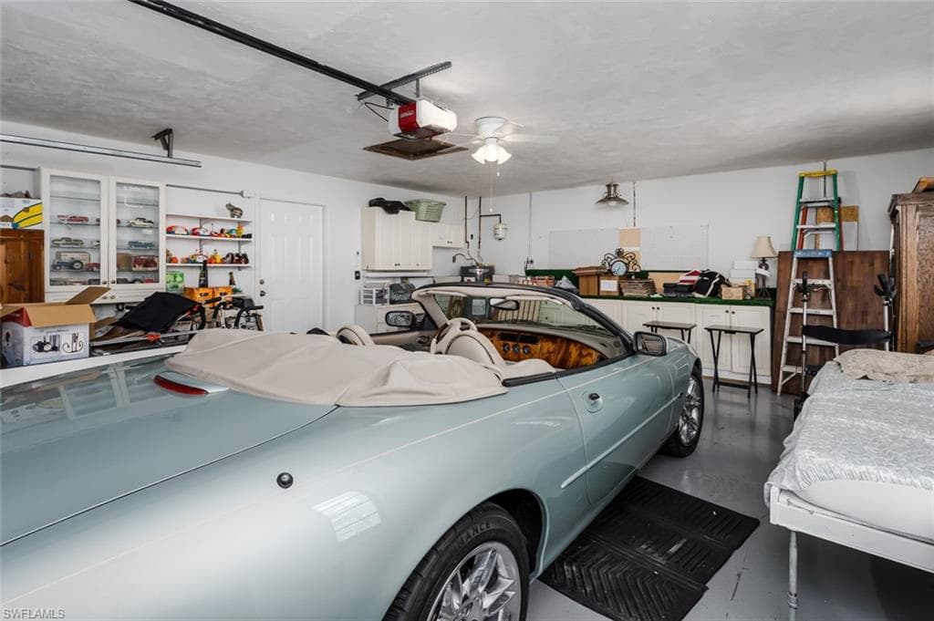 661 Valley DR-30