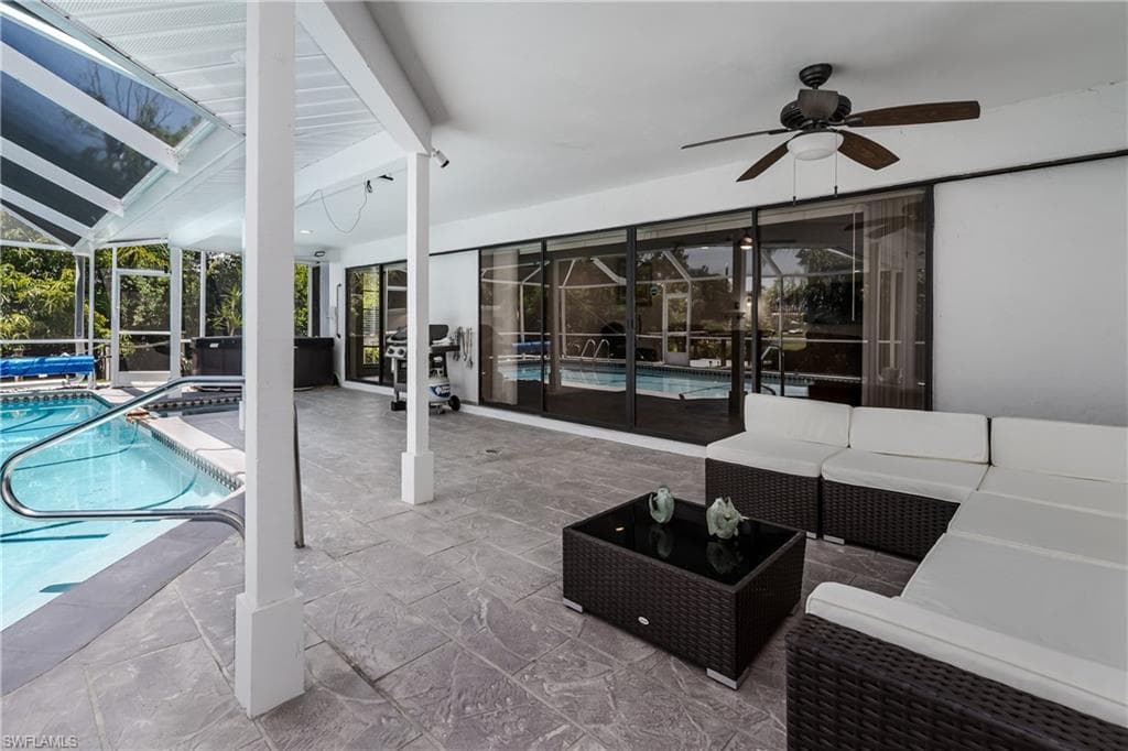 661 Valley DR-33